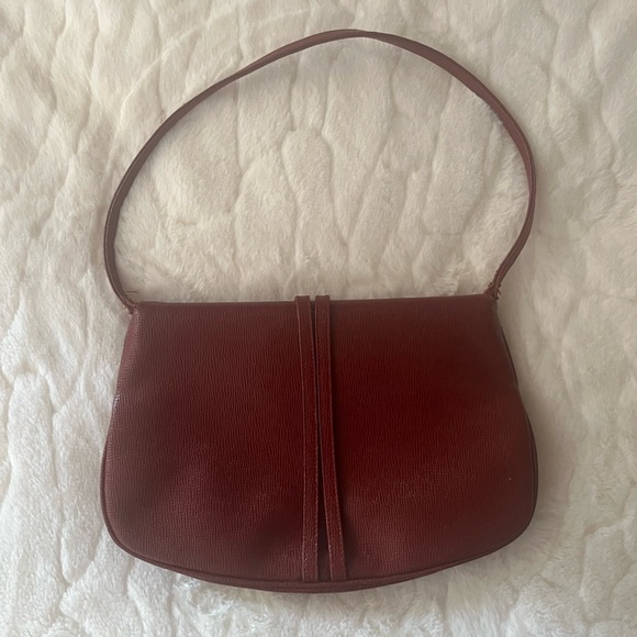 Authentic Vintage Carolina Herrera shoulder bag. - Picture 2 of 9